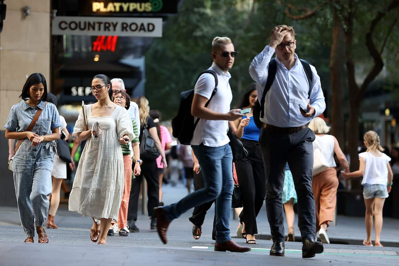 Busy shoppers and workers in Sydney.